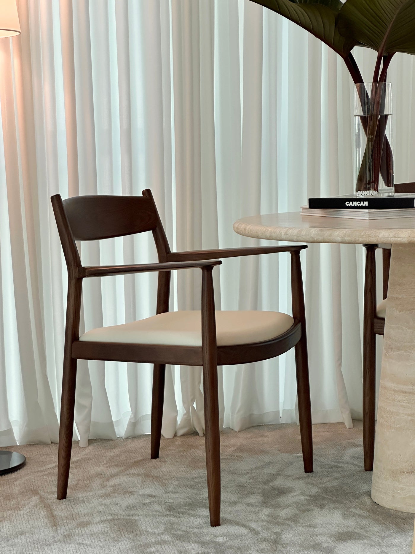 Kanso Dining Chair with Armrests (Walnut Frame)
