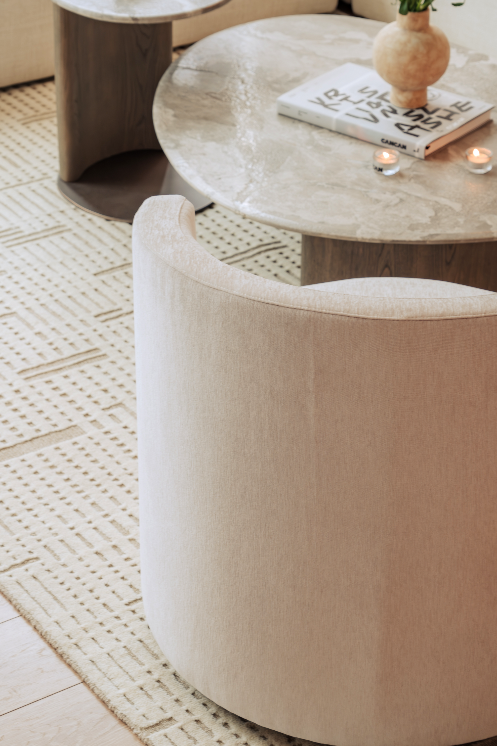 Aimée Swivel Lounge Chair