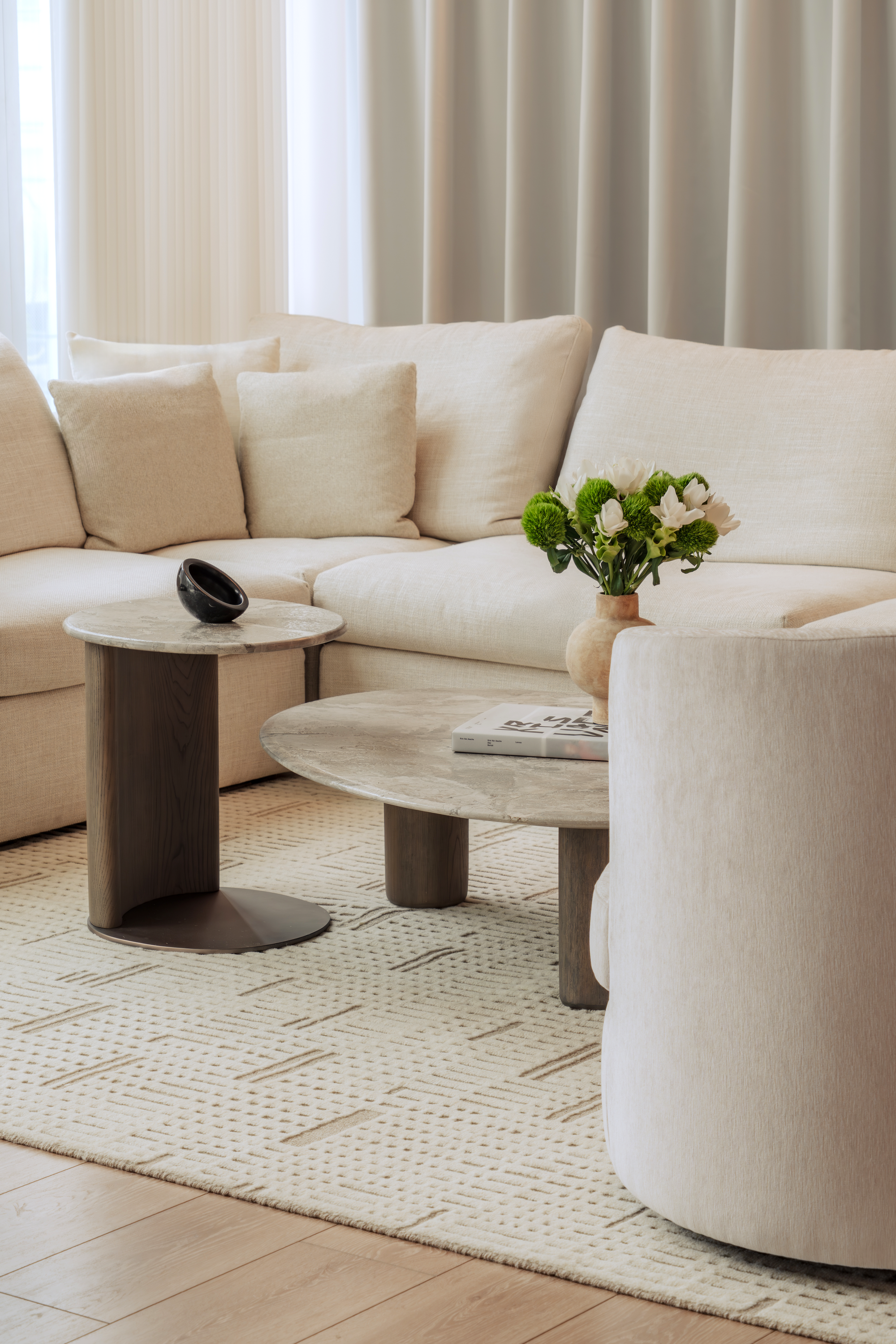 Aimée Swivel Lounge Chair