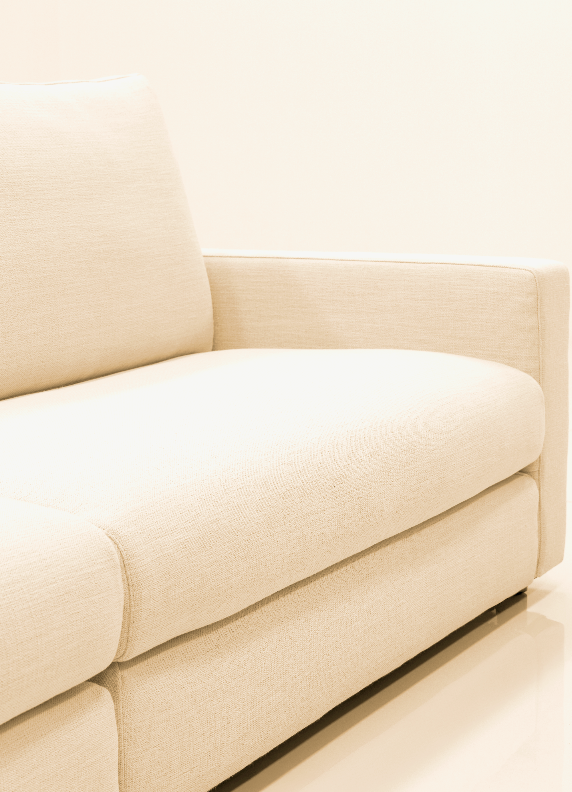 Alexis Sofa – Modular Comfort with Removable Covers