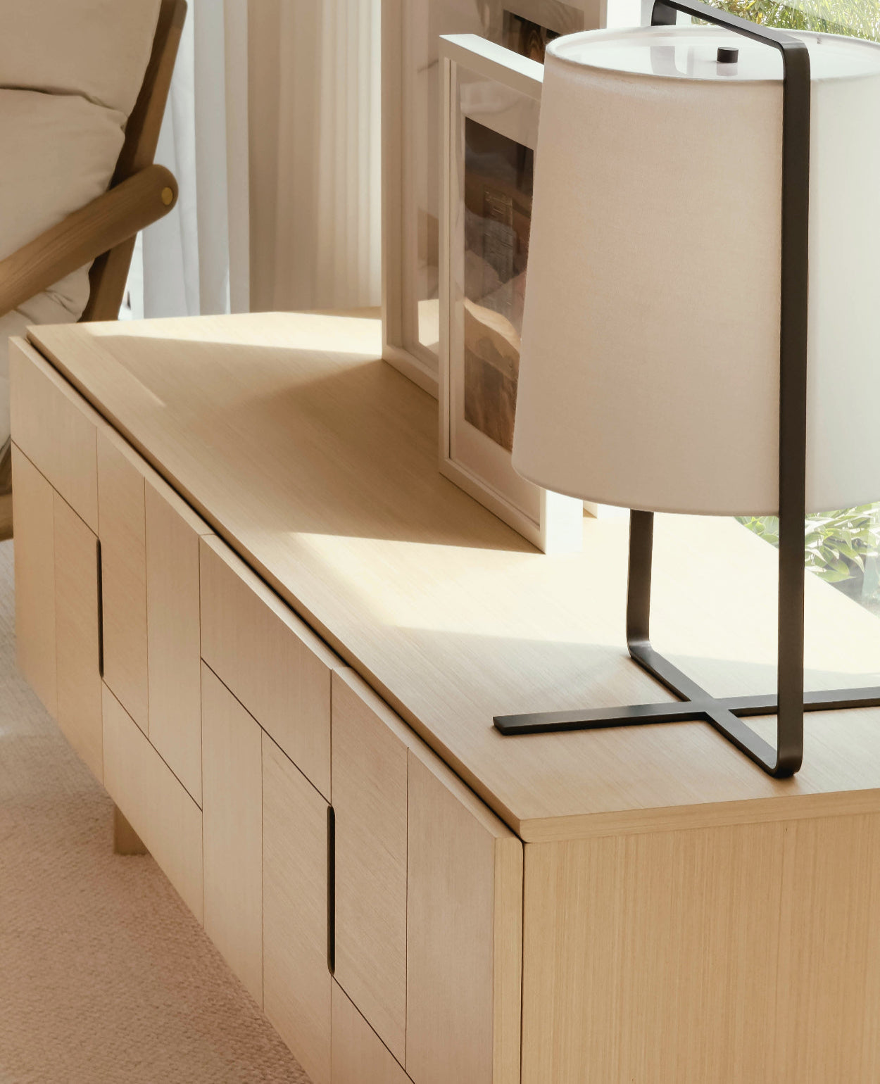 Aira Table Lamp – Sculptural Frame with Soft Glow