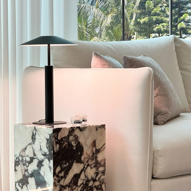 Cheville-Table-Lamp_ori_2367x2367_02_-_floating_middle