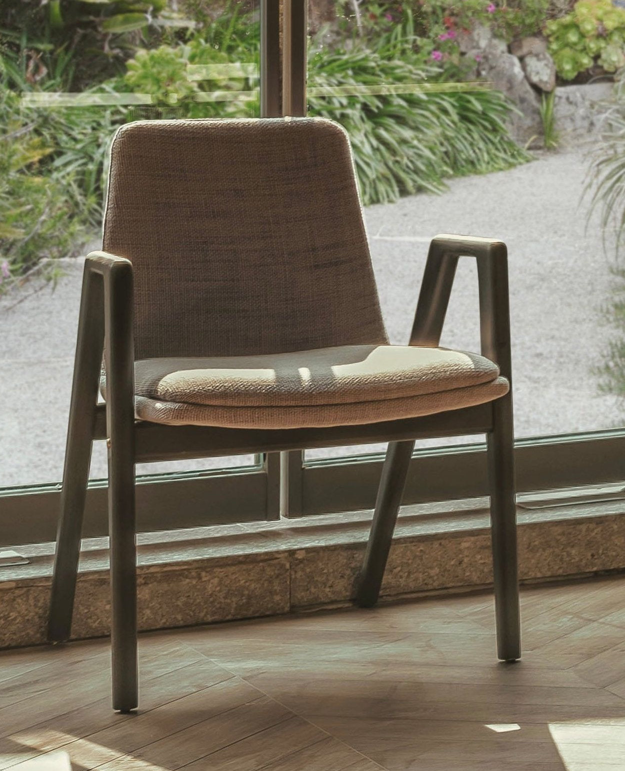 [NEW] Connor Dining Chair (With Armrest)