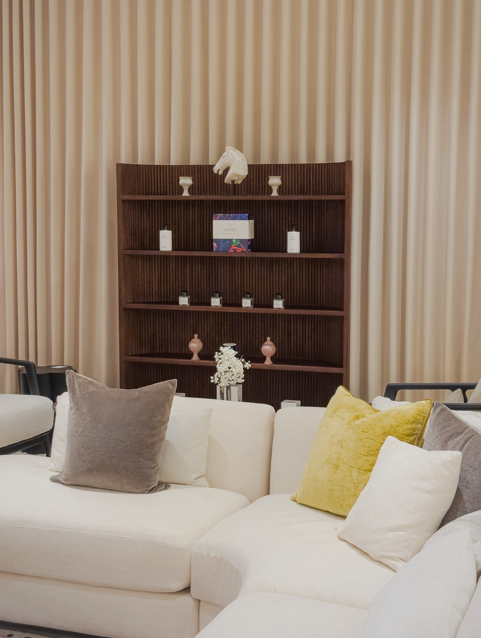 Gemma Shelf – Sculptural Bookshelf for Timeless, Organized Living