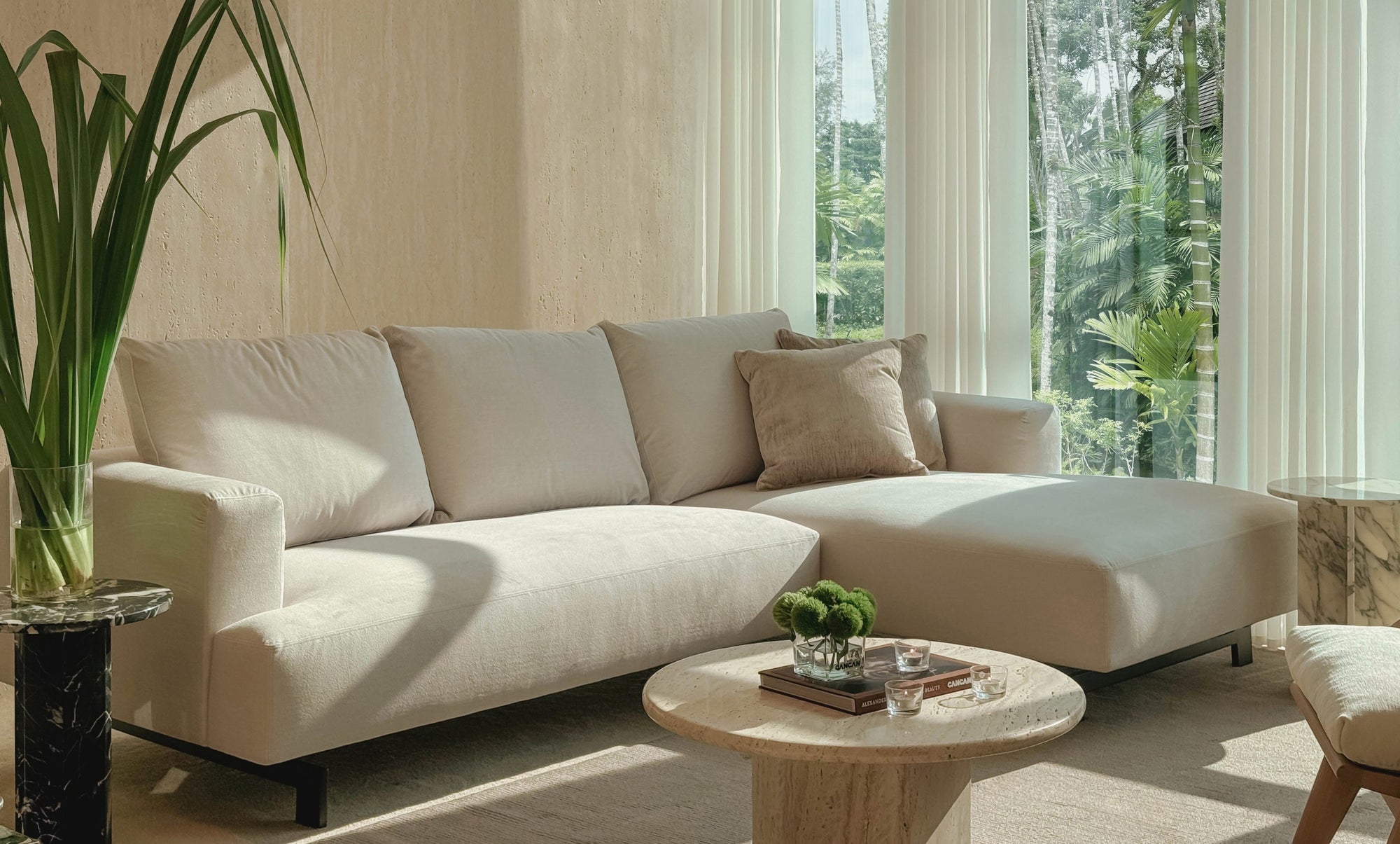 Hemphill-Chaise-Sectional-Sofa_ori_2880x1735_3b0f24ea-22f7-4e5b-998c-fa1cfaaac020