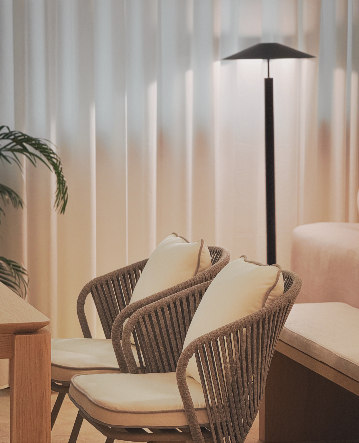 Horizon Outdoor Dining Chair – Modern Patio Furniture for Outdoor Comfort