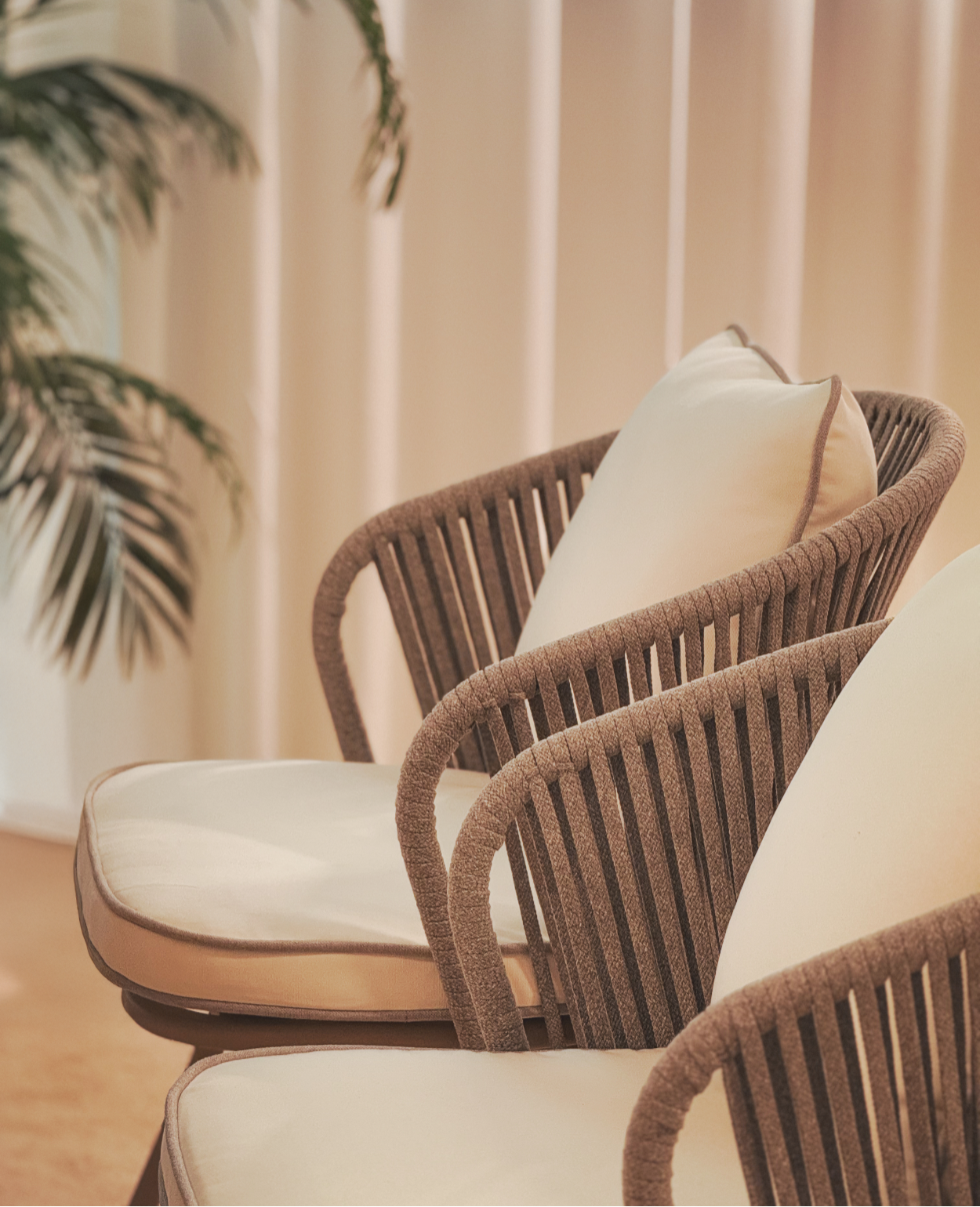 Horizon Outdoor Dining Chair – Modern Patio Furniture for Outdoor Comfort