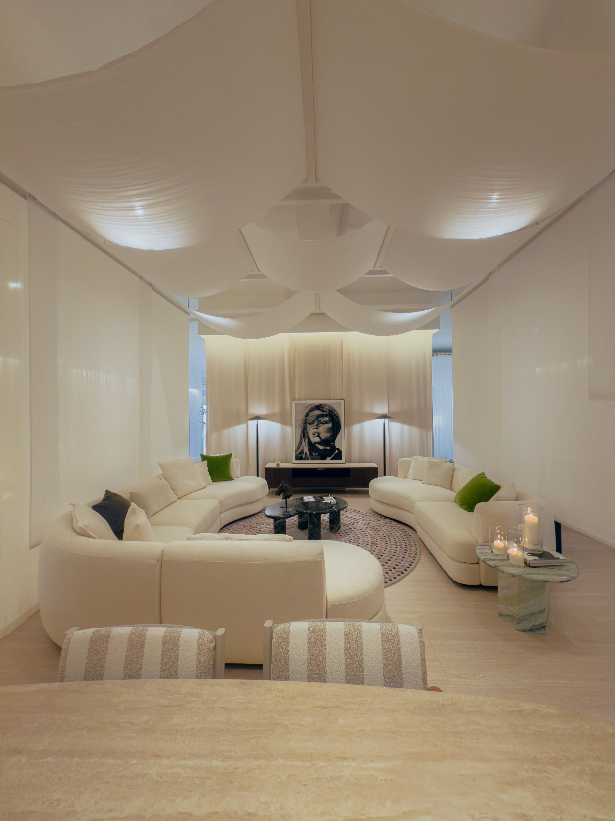 Flot Chaise Sofa (3.6m)