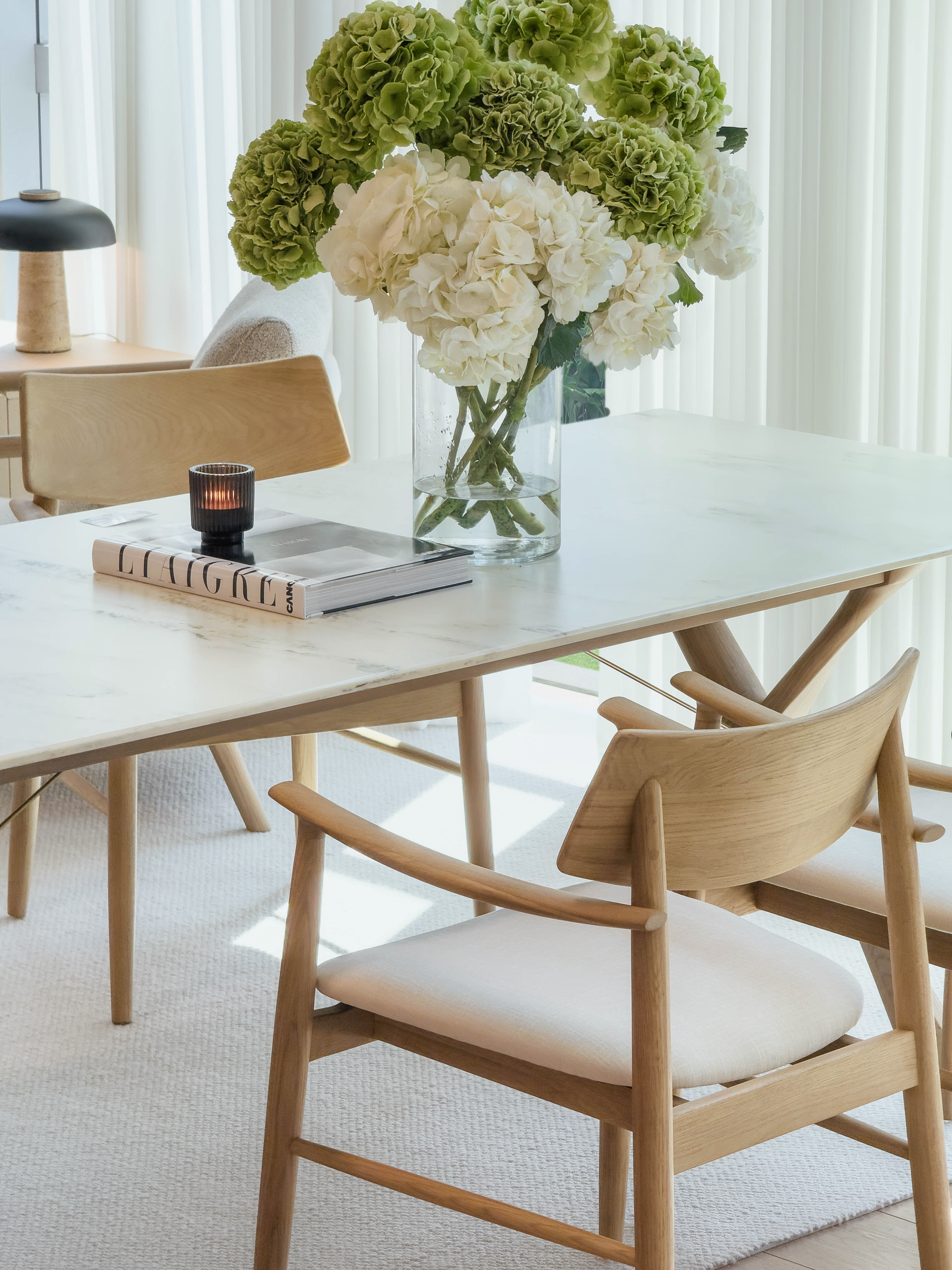 Linné Dining Chair — Sculpted Silhouette in Natural Oak