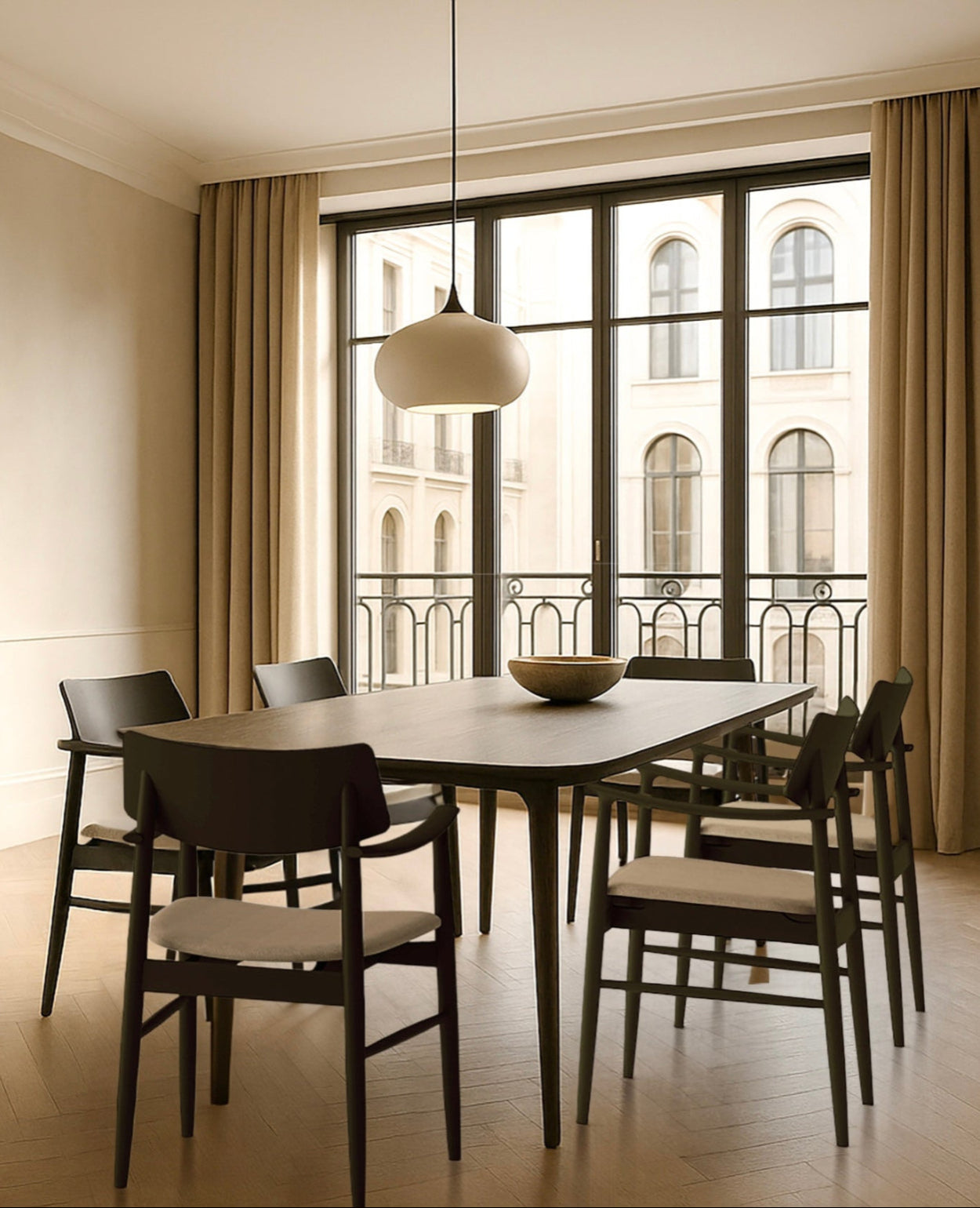 Linné Dining Chair — Sculpted Silhouette in Carbon Black