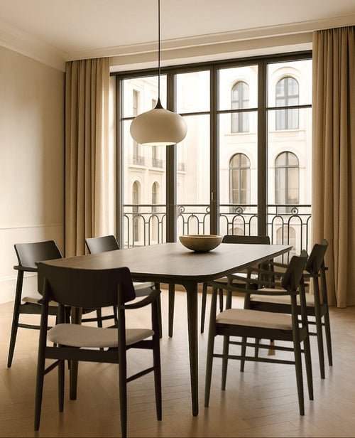 Linné Dining Chair — Sculpted Silhouette in Carbon Black
