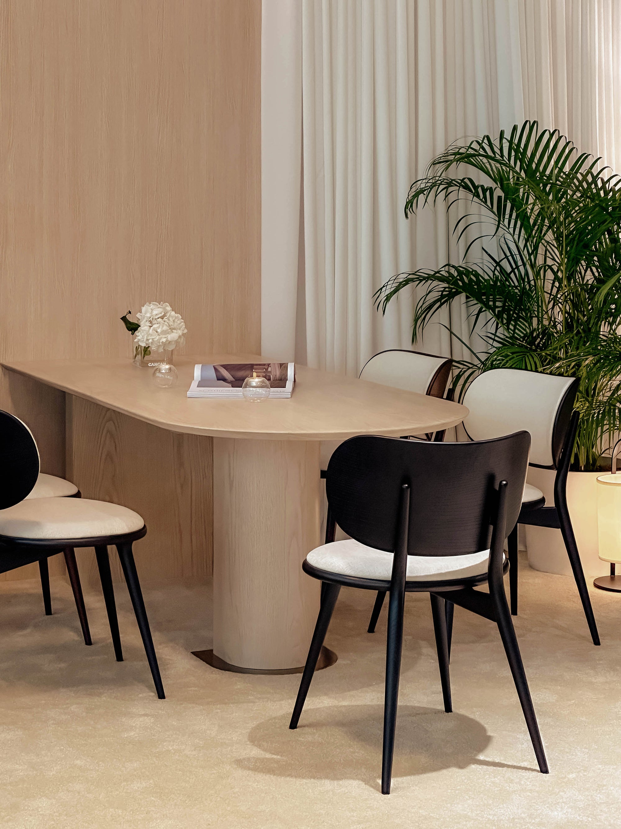 Lloyd Extendable Dining Table - Whitewash