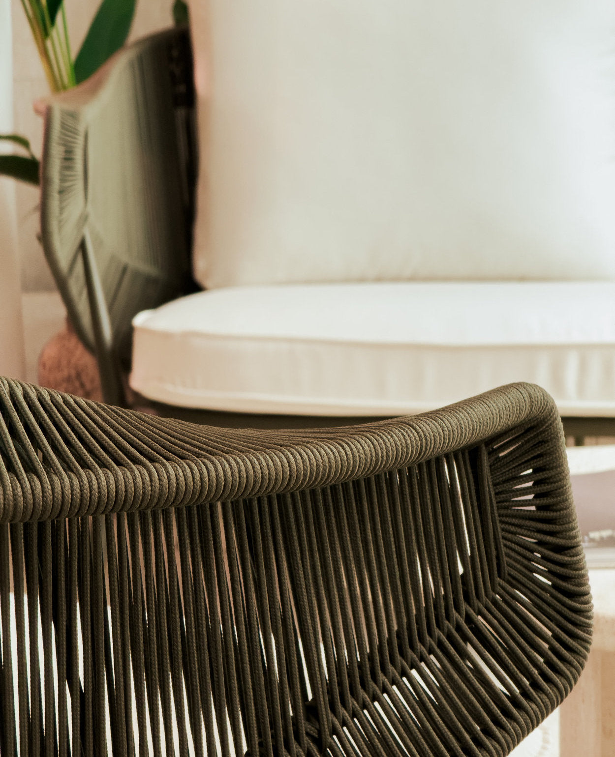 Manta 2-Seater Outdoor Sofa – Weather-Resistant & Washable Cushions