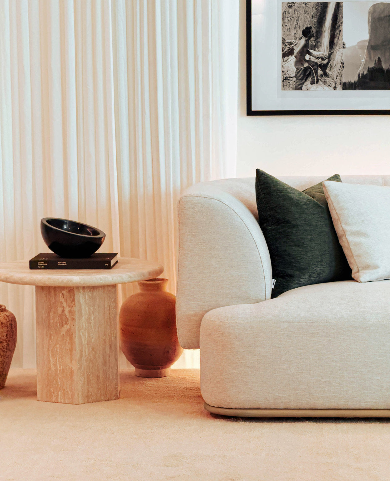 [NEW] Naven Chaise Sectional Sofa