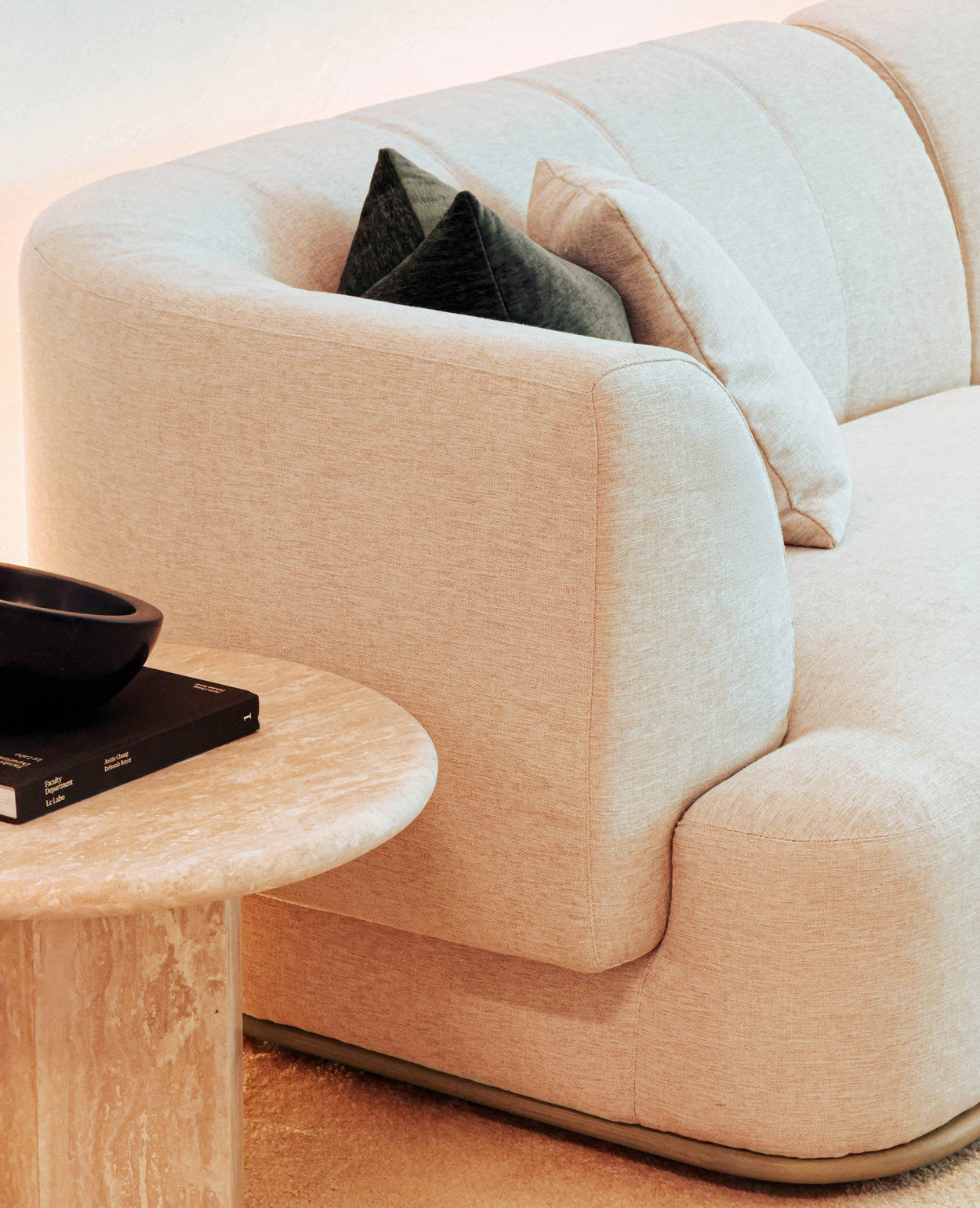 [NEW] Naven Chaise Sectional Sofa