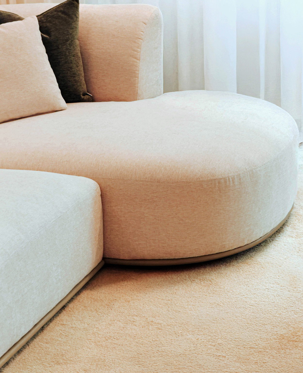 [NEW] Naven Chaise Sectional Sofa
