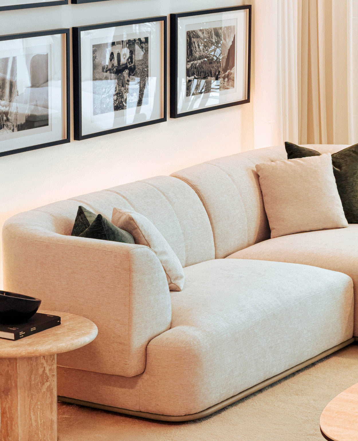 [NEW] Naven Chaise Sectional Sofa