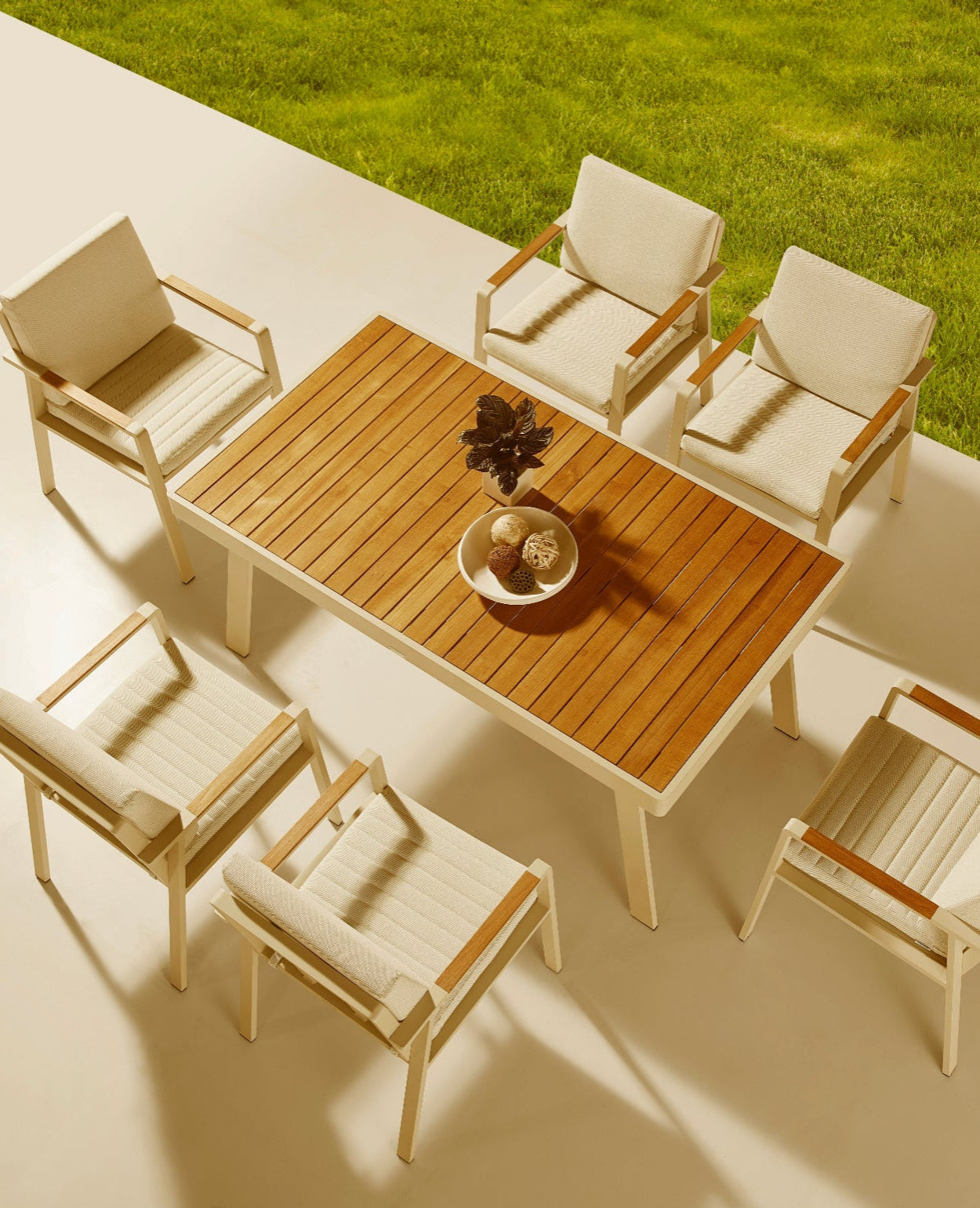 Nofi 6-Seater Outdoor Dining Set – Teak Wood & Pebble Aluminum