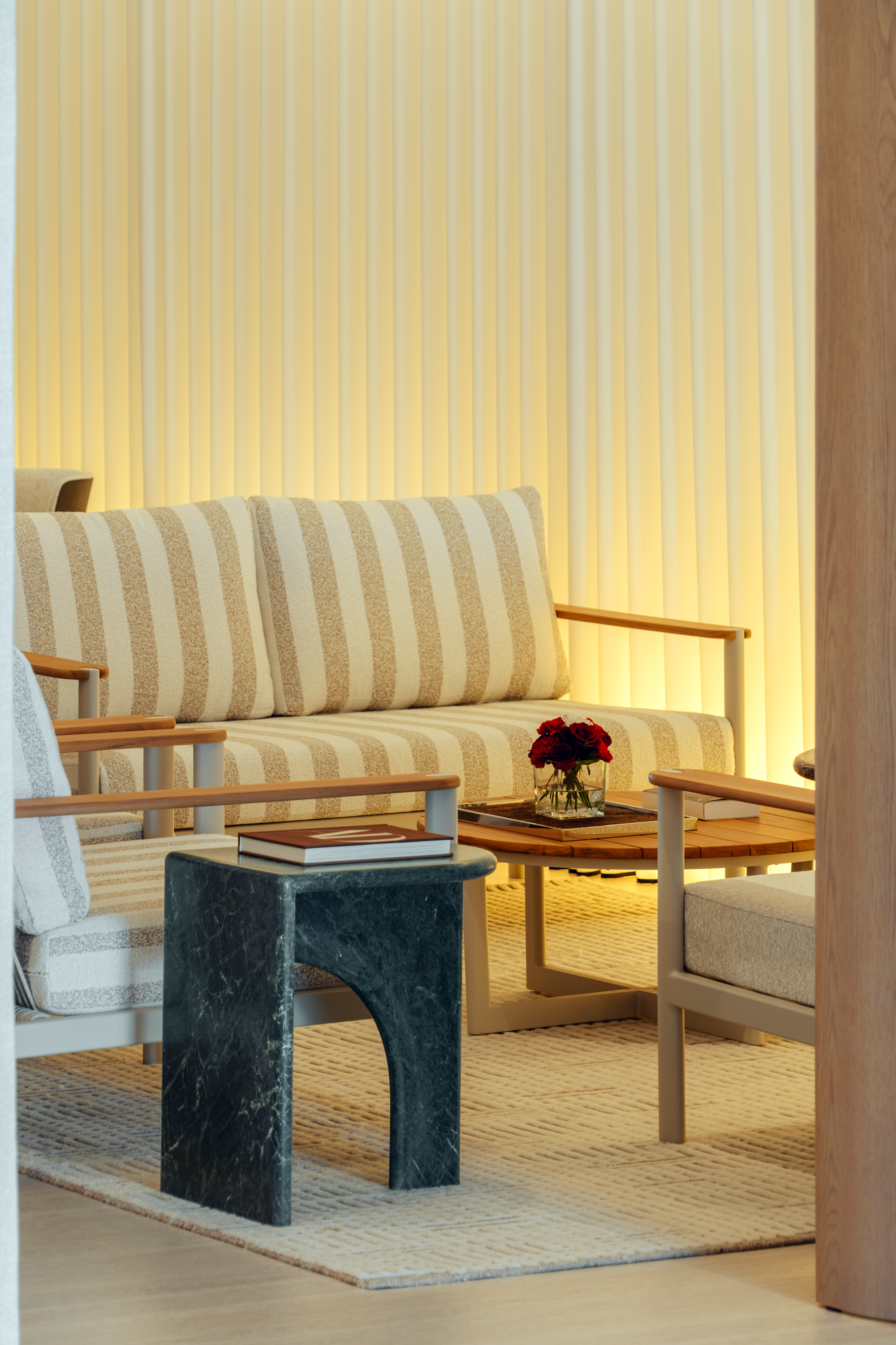 Nottos Outdoor Lounge Chair