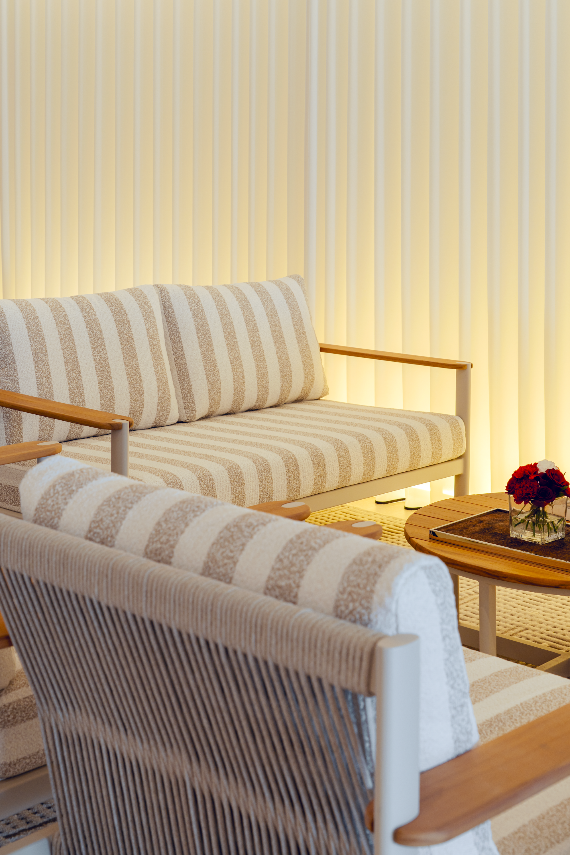 Nottos Outdoor Lounge Chair