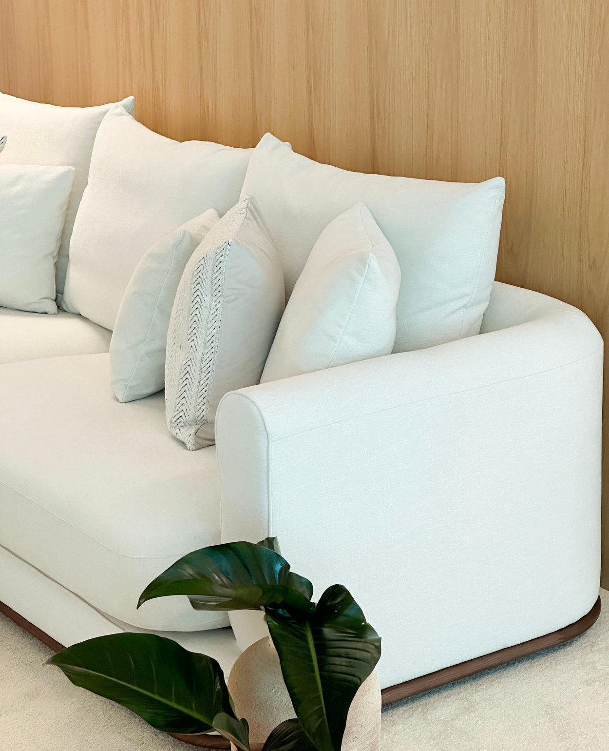[NEW] Pelayo Sofa