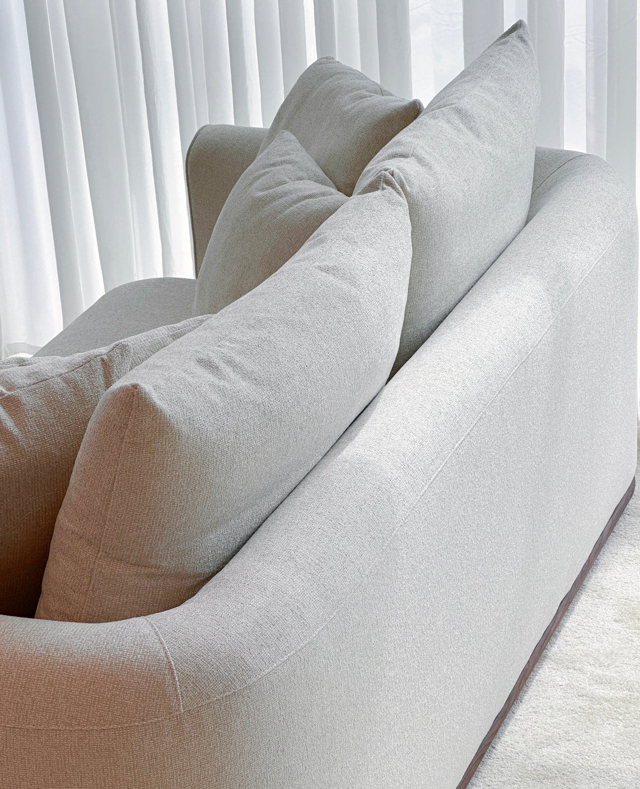 [NEW] Pelayo Sofa