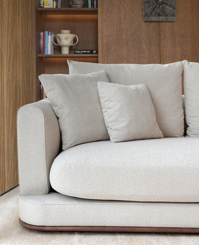 [NEW] Pelayo Sofa
