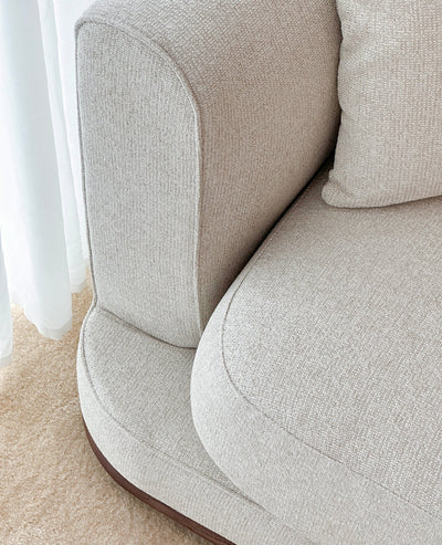 [NEW] Pelayo Sofa