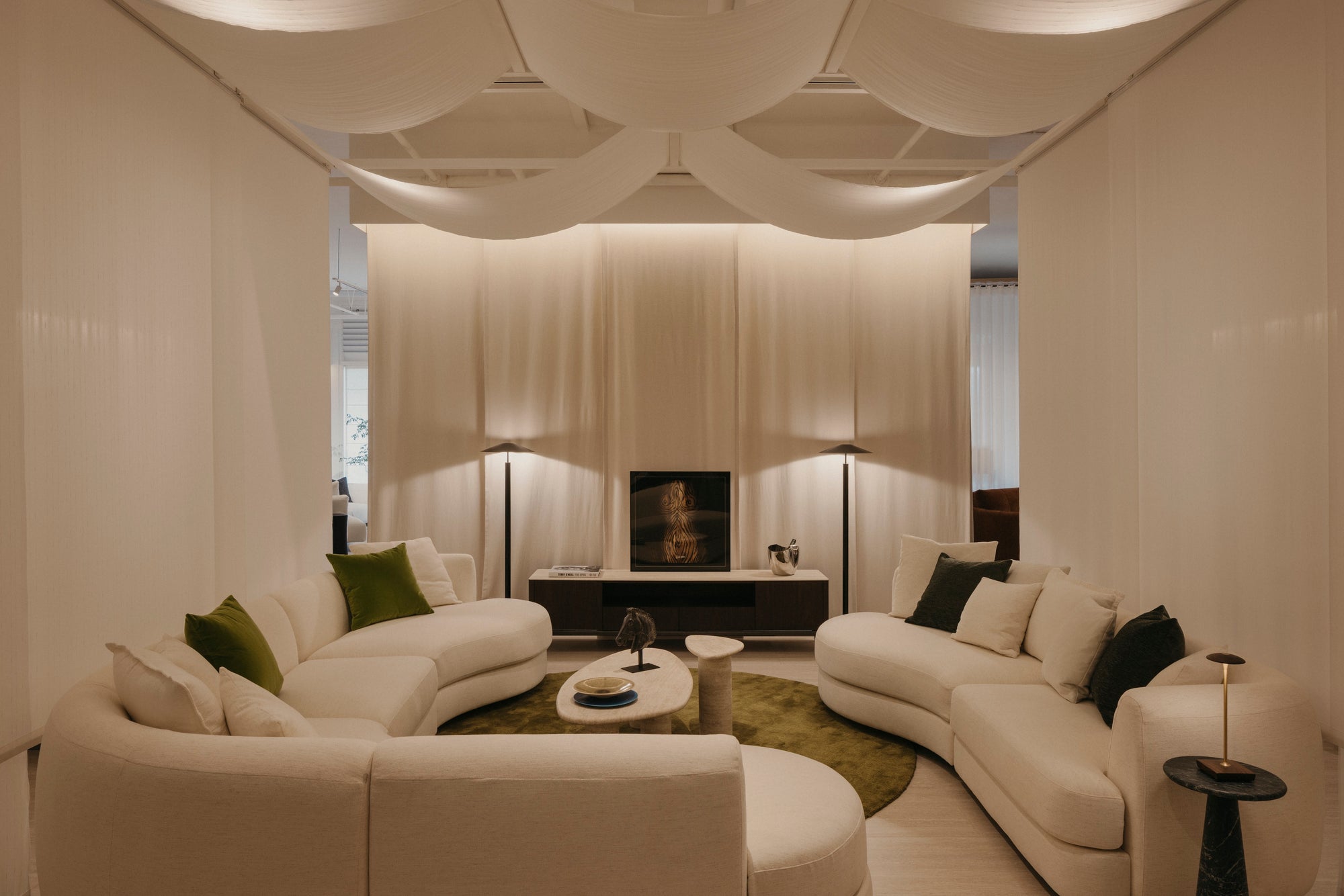 Right_Angle_Studio_-_Can_Can_Tan_Boon_Liat-4