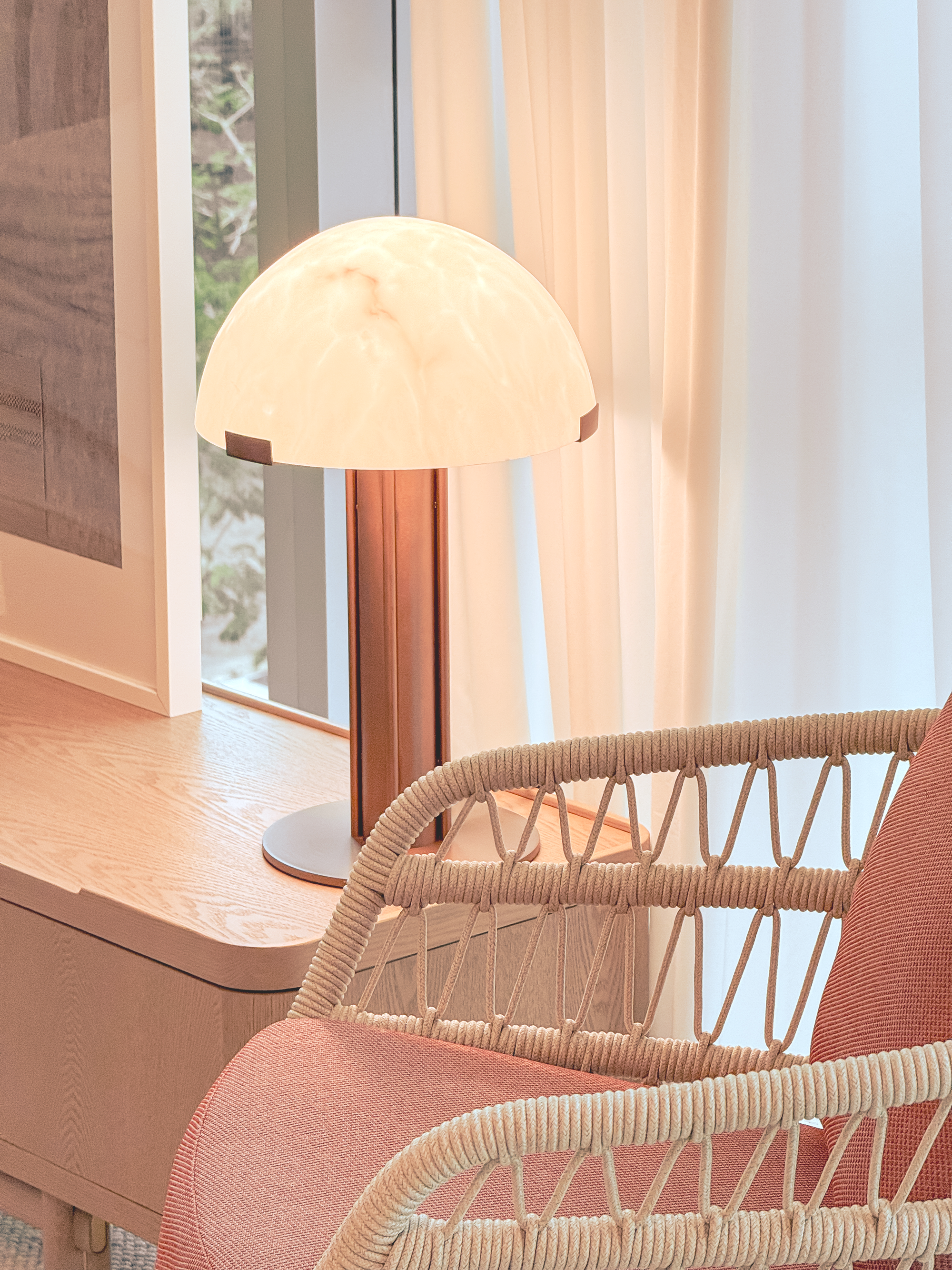 Selene-Table-Lamp-1_aae7f421-9c7b-485c-b8ec-dd34a9ee6dab