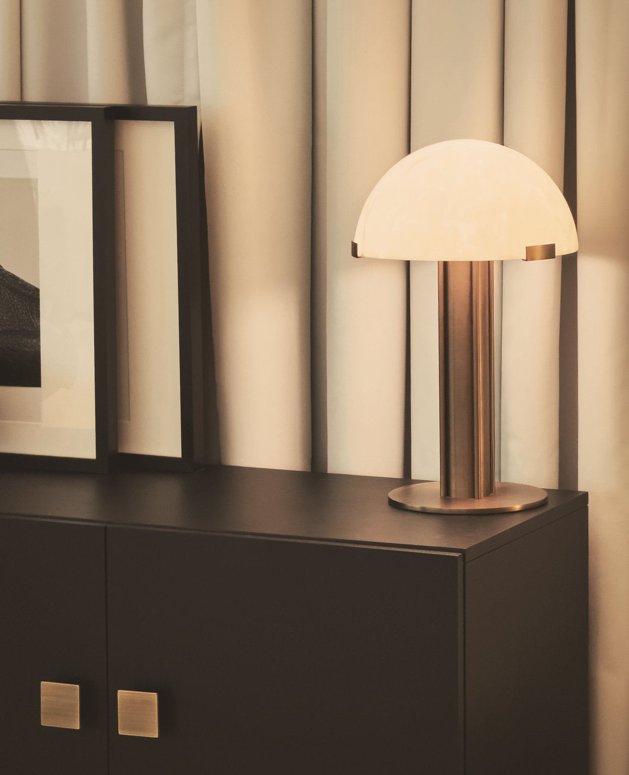 Selene Table Lamp – Sculptural Dome Light in Alabaster & Brushed Metal