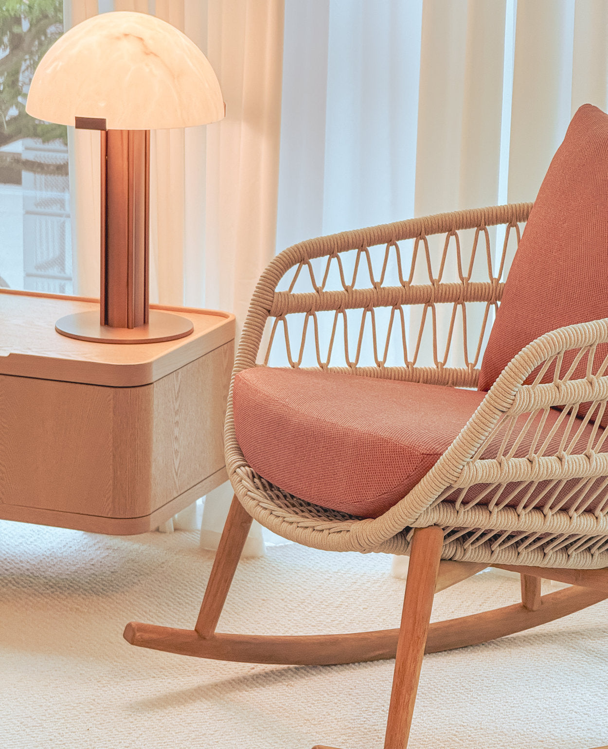[NEW] Selene Table Lamp – Sculptural Dome Light in Alabaster & Brushed Metal