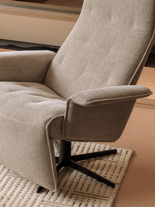 LAYFORD RECLINER LOUNGE CHAIR