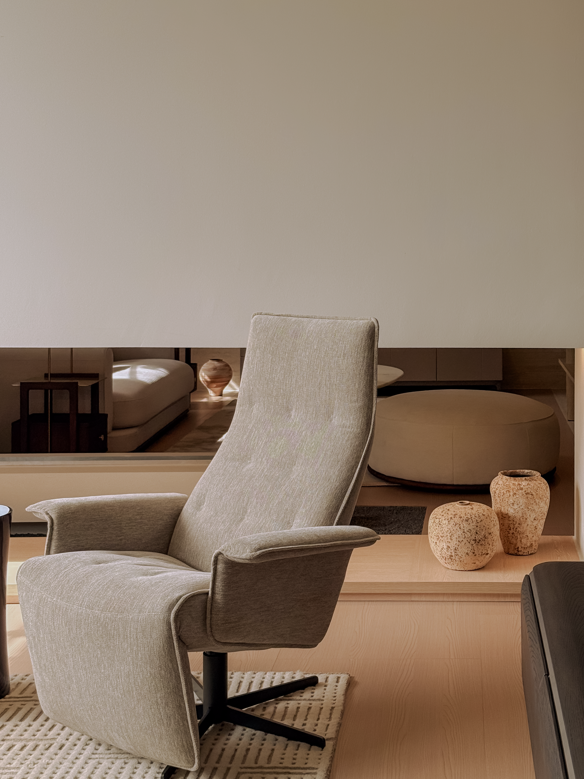 LAYFORD RECLINER LOUNGE CHAIR